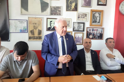 Becan Ermenek’te esnafları ve partilileri dinledi