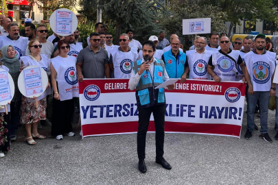 Memur-Sen üyeleri açıklanan zam teklifine tepki gösterdi