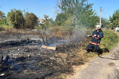 İtfaiye, alevlerin seralara sıçramaması için zamanla yarıştı