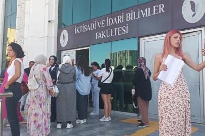 Zincirleme kaza yüzünden onlarca öğrenci AÖF sınavına geç kaldı