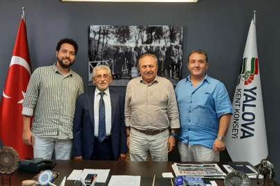 Yalova Kent Konseyi Başkanı Kenan Engin misafirlerini ağırladı