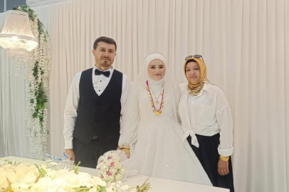 Çiftlikköy Ak Parti teşkilatı Songül ve Mustafa'nın düğününe katılım sağladı