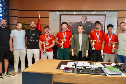 Pehlivanlar Balıkesir’den madalyalarla döndü