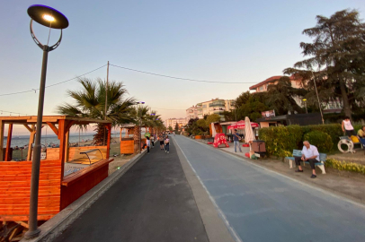 Çiftlikköylüler Serinliği Sahilde Aradı