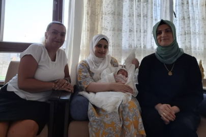 Kadın Kolları Başkanı Melehat Akan'dan hoş geldin bebek ziyareti
