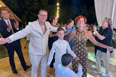 Yimsek ailesinin mutlu günü