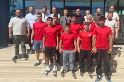 Altınovalı pehlivanlar Elmalı Güreşleri’ne dualarla uğurlandı