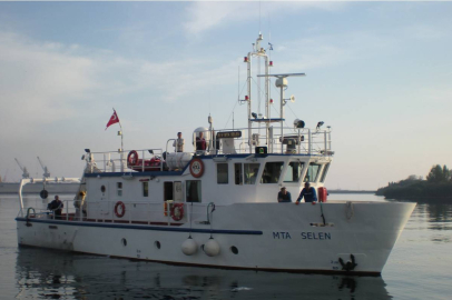 MTA Selen Gemisi Armutlu açıklarında derinlikleri tarıyor