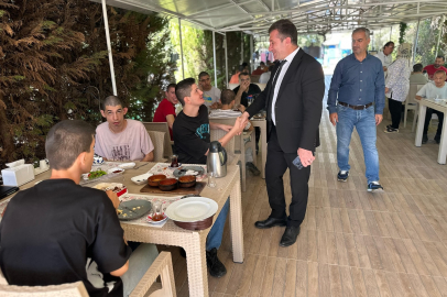 Laçin, yaşlılar ve özel bireylerle buluştu