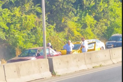 Çiftlikköy’de zincirleme trafik kazası! 4 araç karıştı