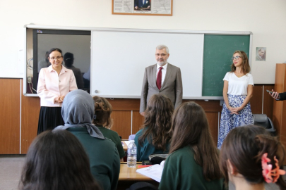 Vali Kaya okulları ziyaret etti