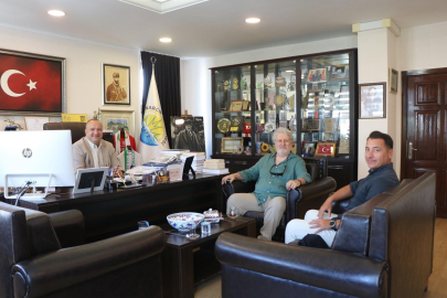 Ünlü Müzisyen Burhan Şeşen Başkan Kurt’u ziyaret etti