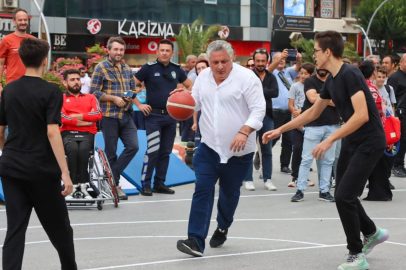 Başkan Gürel gençlerle basketbol oynadı