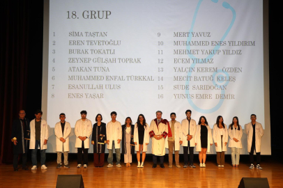 Tıp Fakültesi öğrencileri beyaz önlük giydi