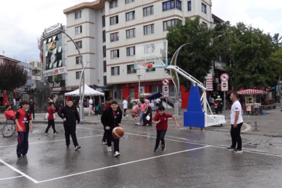 Yalova Meydanı vatandaşlara kaldı! Doyasıya eğlendiler