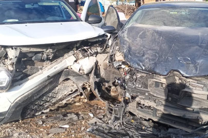 Şenköy’de 2 otomobil kafa kafaya çarpıştı! 2 yaralı