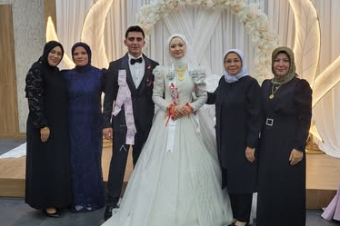 AK Parti Altınova Kadın Kolları'ndan mutlu günde anlamlı katılım