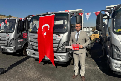 Başkan Tavşan hibe çöp toplama aracını teslim aldı