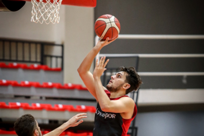 Dev adamlardan iç sahada ilk maç ilk heyecan