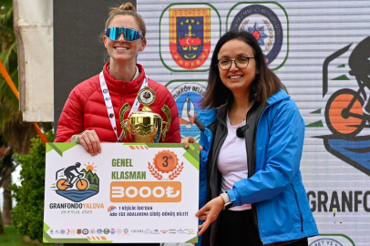 Grand Fondo Yalova 2025’te dereceye giren sporculara ödül