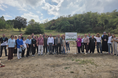 Sağlık çalışanları fidan dikti