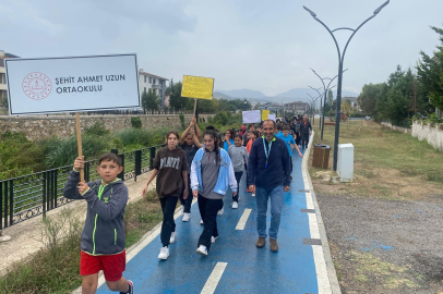 Yalova’da öğrencilerden Dünya Yürüyüş Günü yürüyüşü