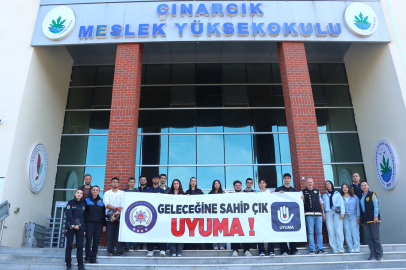 Emniyet tehditlere karşı öğrencileri bilgilendirdi