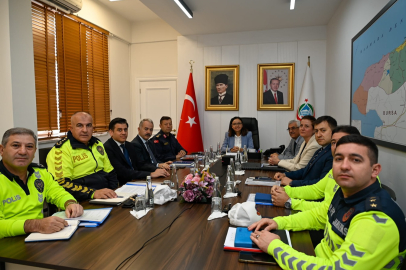 Vali Hülya Kaya Karayolu Trafik Güvenliği Genelgesi toplantısına katıldı