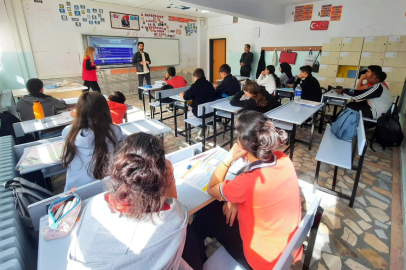 Gençlik Merkezi öğrencilere tanıtılıyor