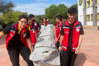 Öğrencilere çadır kurma eğitimi verildi