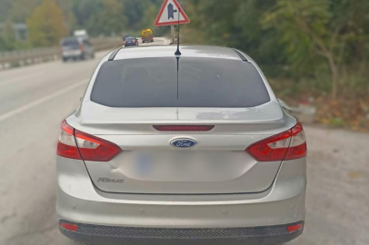 Yalova’da sahte plakalı araç polisin yapay zeka destekli radarına takıldı