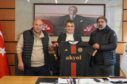 Fazlaca'dan Yalovaspor'a 50 forma desteği