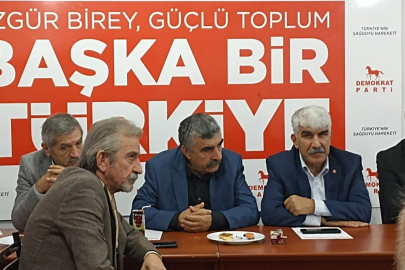 Sürel ve yönetimi DP Genel Başkanı Gültekin Uysal’ı ziyaret etti