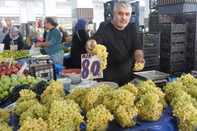 Yalova’da üzüm, 80 TL’ye tezgahlarda yerini aldı