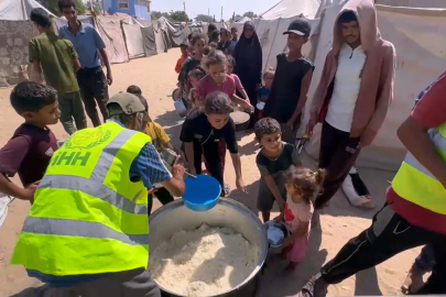 Yalova İHH, Gazze’de yemek ve içme suyu dağıttı