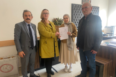 Osman Ertuğrul ve Gamze Sağlam mazbatalarını aldı