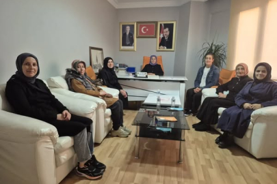 AK Parti Altınova’da Haftalık Olağan Yönetim Kurulu toplantısı