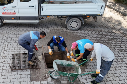 Çiftlikköy’de yağmur suyu hatları temizleniyor