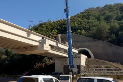 Armutlu Tünelinde kirişler yerleştiriliyor