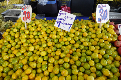 Yalova Semt Pazarı’nda Mandalina 30 TL’ye tezgahlarda