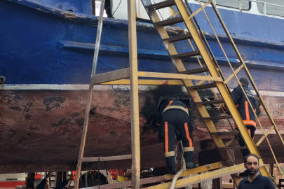 Tersanede gemi yangını korkuttu