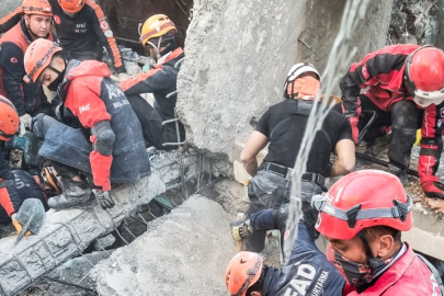 Yalova AFAD ekipleri Gebze’de arama kurtarma çalışmalarına katıldı