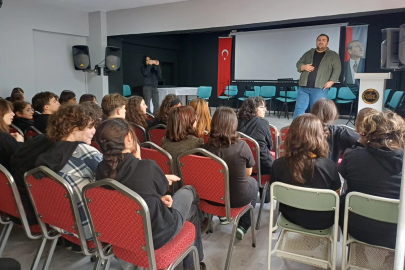 Rehber öğretmenden öğrencilere faydalı seminer