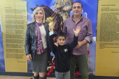 Uzmanlar Koleji Cumhuriyet Kupası Satranç Turnuvası’na damga vurdu