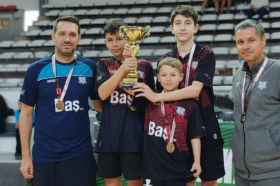 Yalova Belediyespor Masa Tenisi Takımı başarıya doymuyor