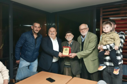 En yaşlı avcıya plaket verildi