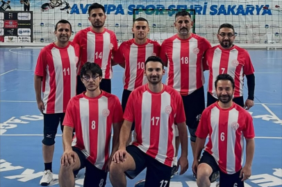 Yalova MEM Voleybol Takımı fırtına gibi esti