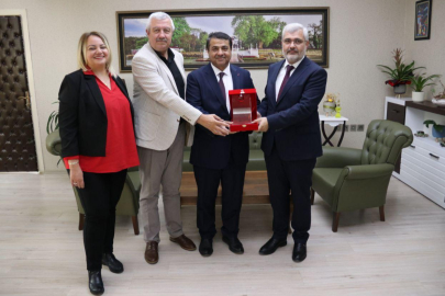 100 ünite kan bağışında bulunan okullara ödül