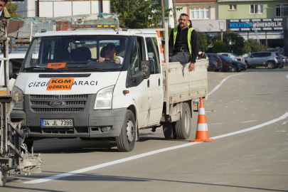Armutlu’da yol çizgileri yenilendi