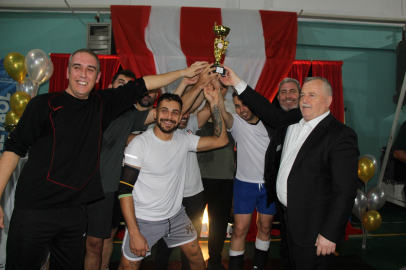 Armutlu MEM şampiyon oldu